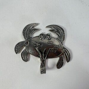 TW Pewter silver metal crab wall mounted hook
